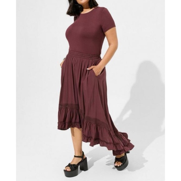 🆕 Maxi Hi-Low Lace Inset Skirt 1 1X 14 16 NWT Torrid New! - Picture 1 of 5